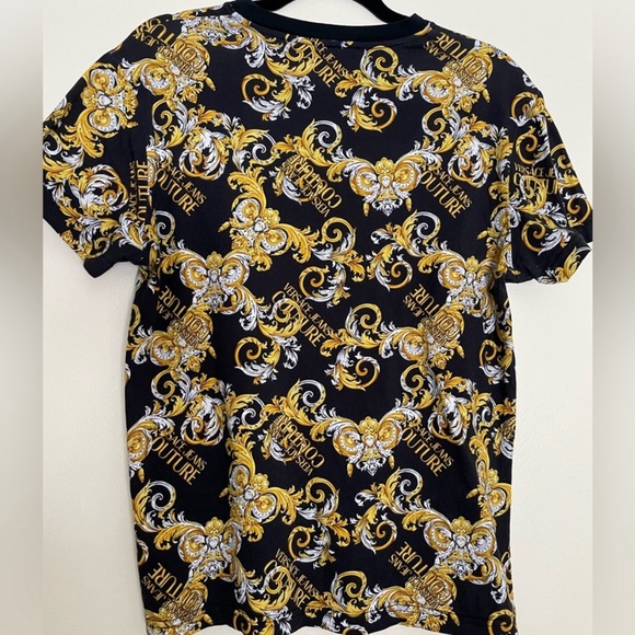 Versace Baroque print tshirt with
VJC spellout size M-fit like small - Picture 2 of 10